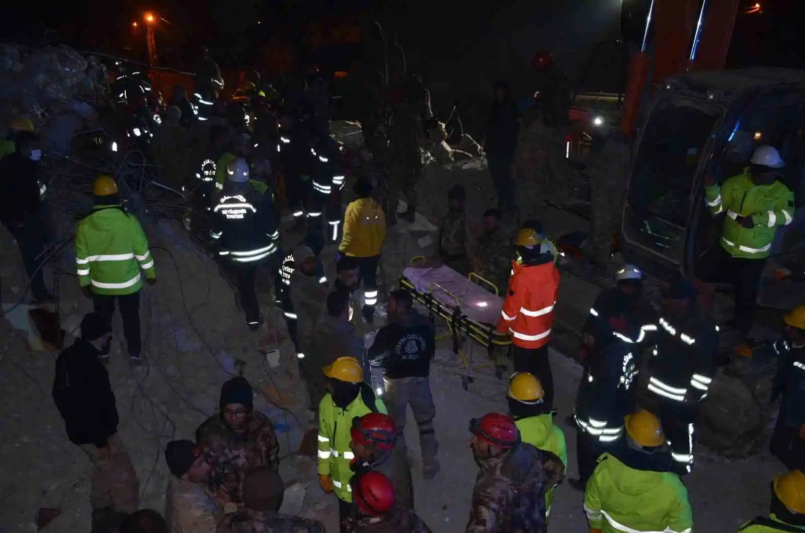 Şırnak aşiretleri deprem bölgesinde seferber oldu