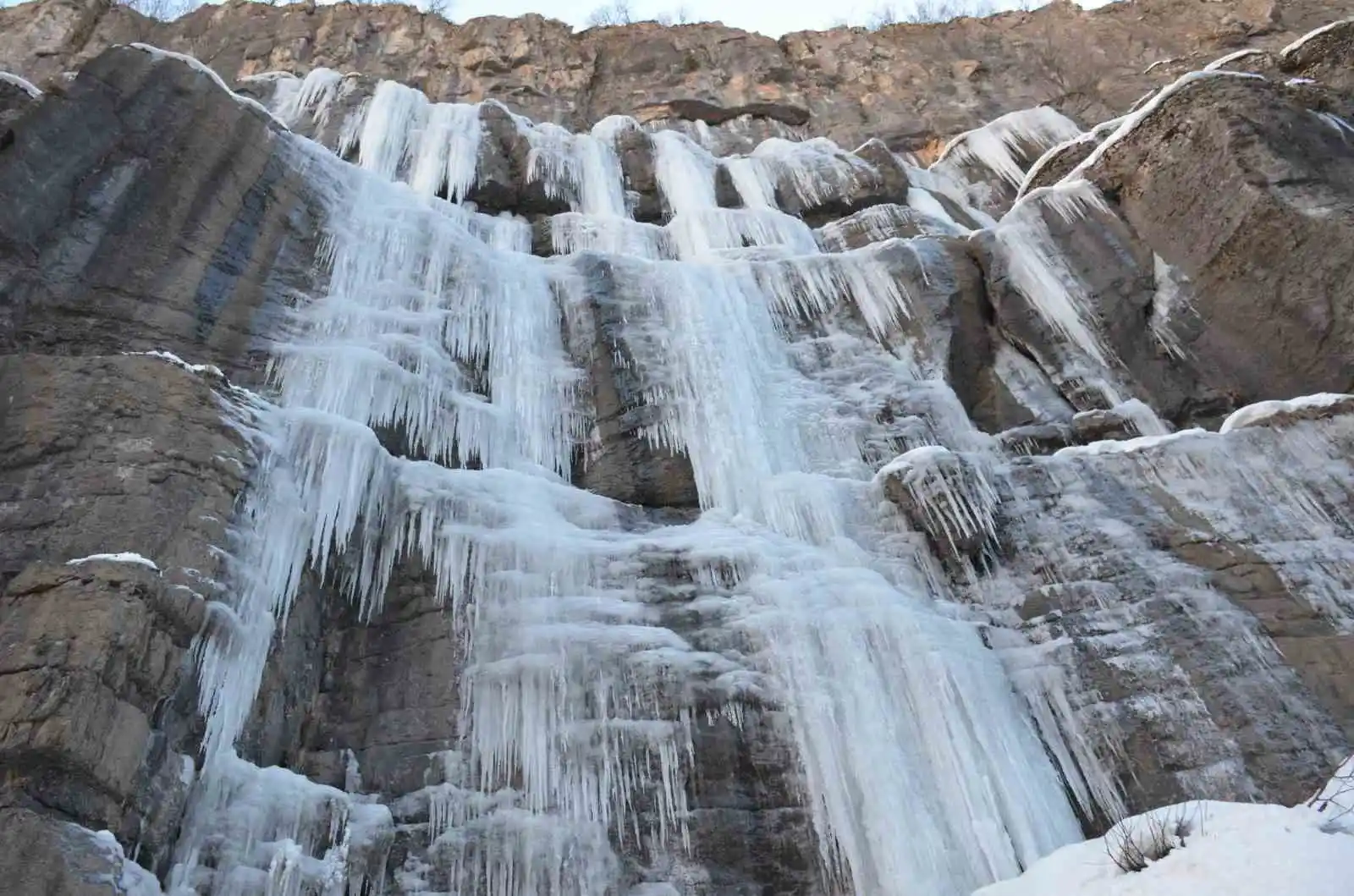 Şırnak’ta dağlar buz tuttu
