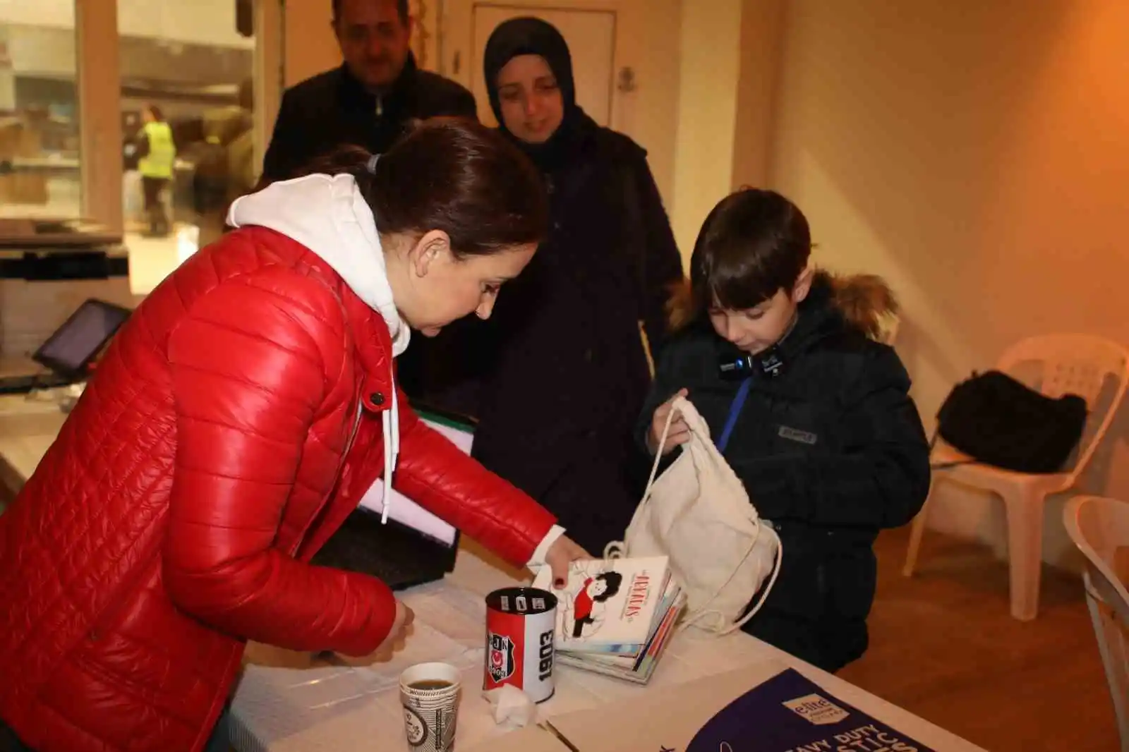 Sivri kardeşlerden duygulandıran bağış