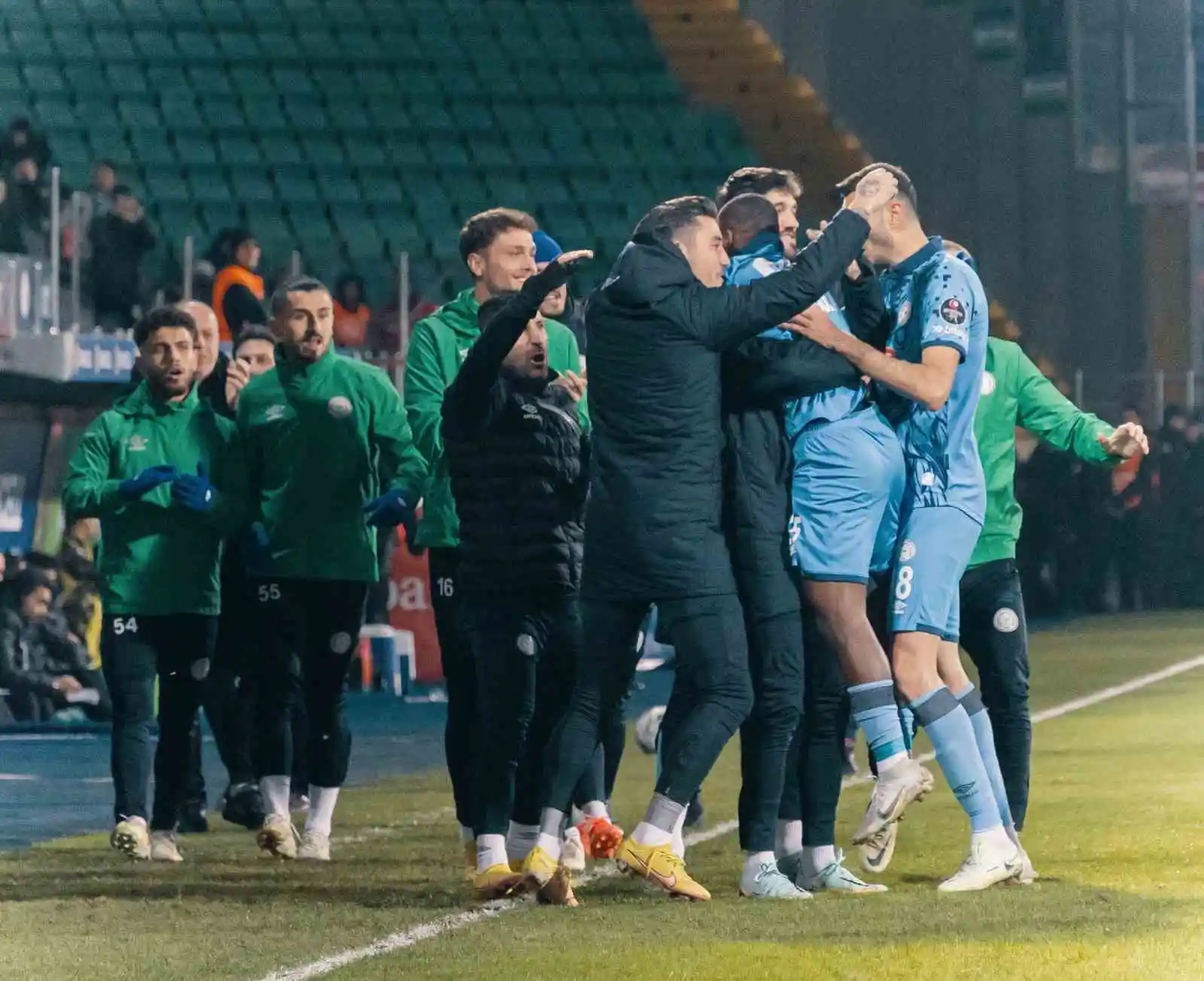 Spor Toto 1. Lig: Çaykur Rizespor: 5 - Yeni Malatyaspor: 1
