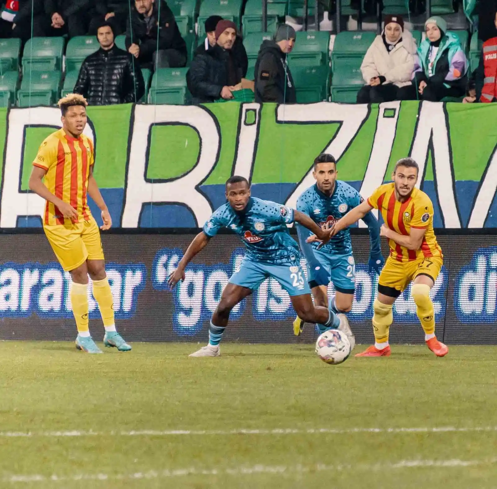 Spor Toto 1. Lig: Çaykur Rizespor: 5 - Yeni Malatyaspor: 1