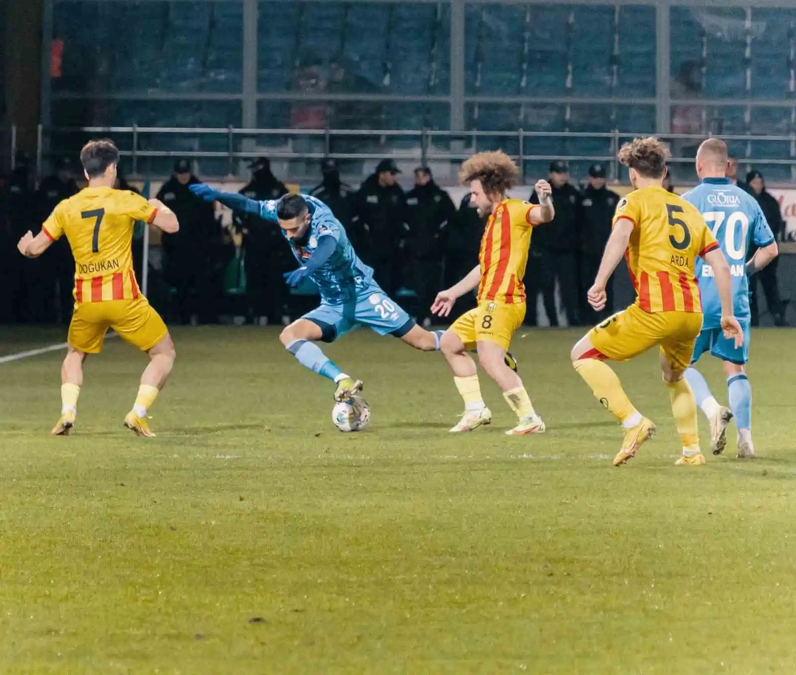 Spor Toto 1. Lig: Çaykur Rizespor: 5 - Yeni Malatyaspor: 1