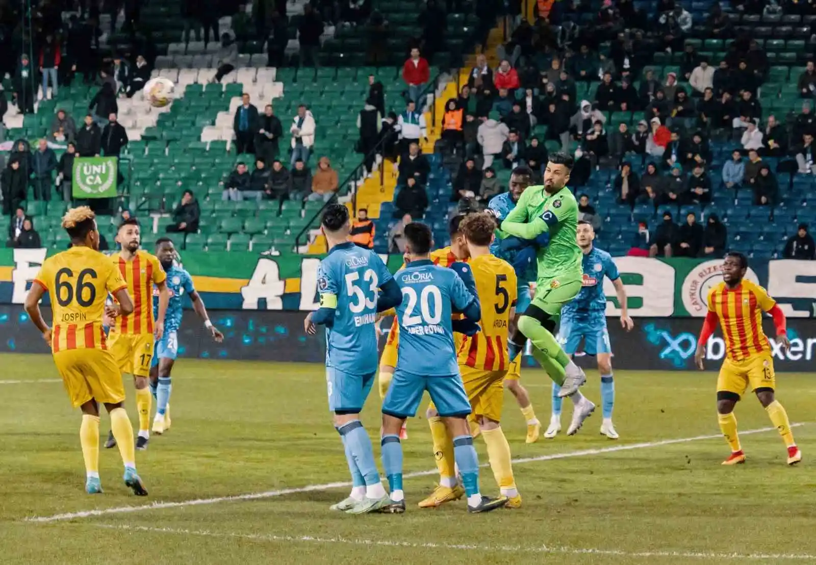 Spor Toto 1. Lig: Çaykur Rizespor: 5 - Yeni Malatyaspor: 1
