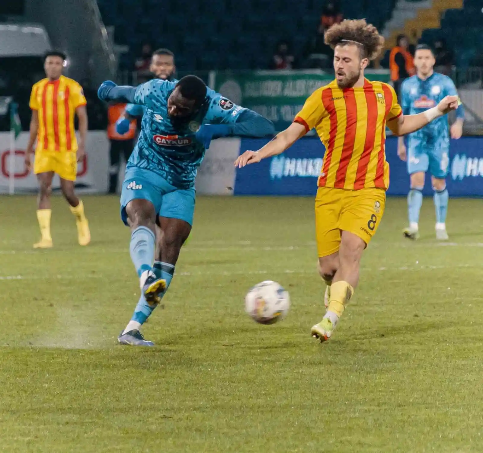 Spor Toto 1. Lig: Çaykur Rizespor: 5 - Yeni Malatyaspor: 1