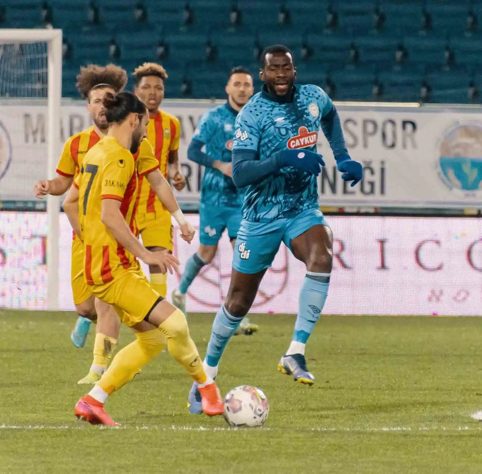Spor Toto 1. Lig: Çaykur Rizespor: 5 - Yeni Malatyaspor: 1