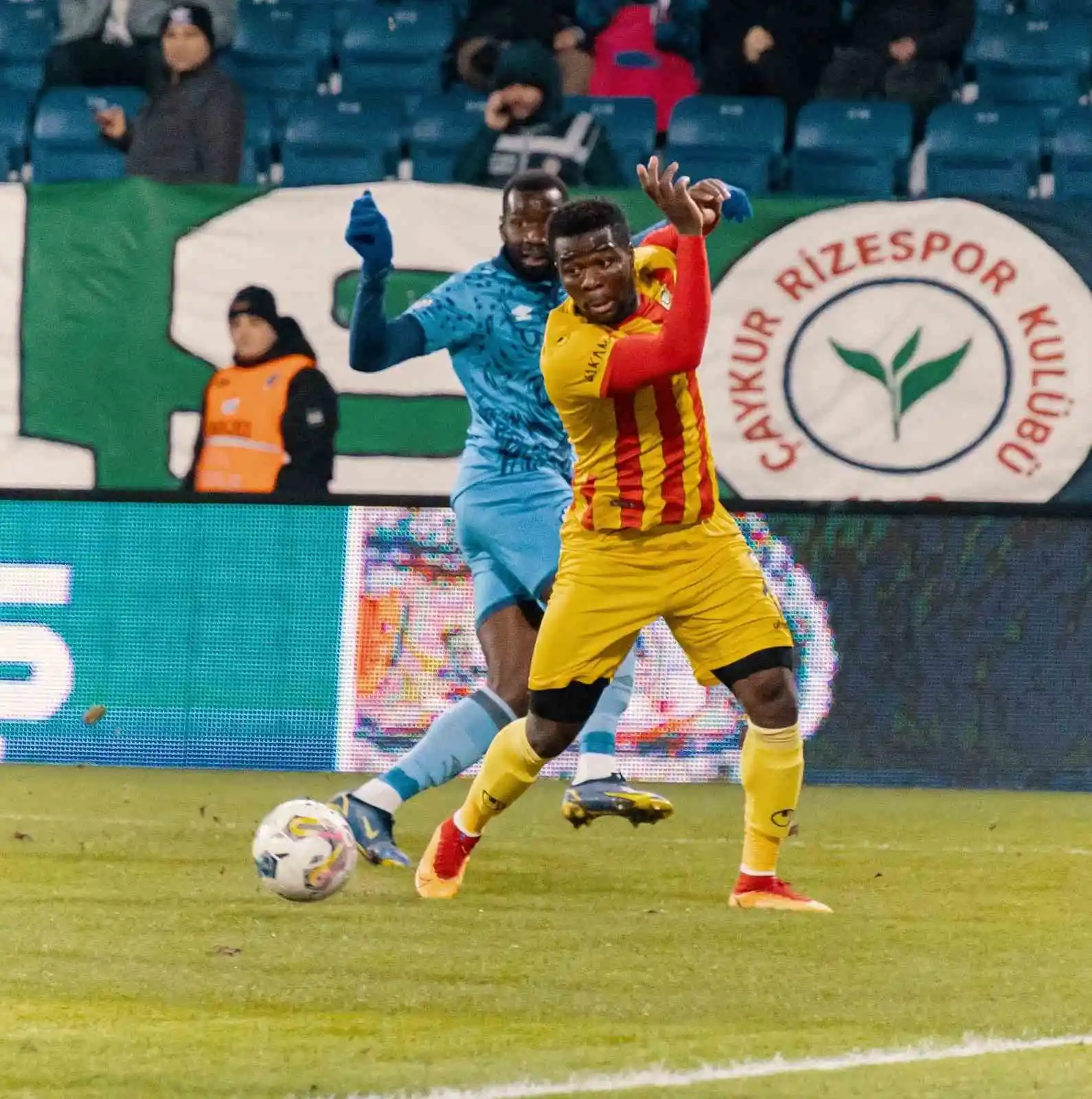 Spor Toto 1. Lig: Çaykur Rizespor: 5 - Yeni Malatyaspor: 1