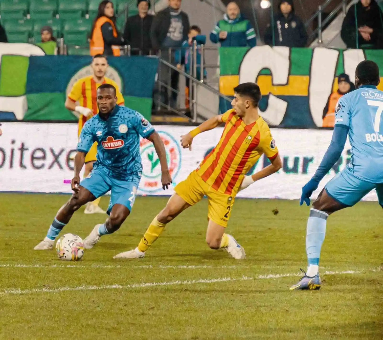 Spor Toto 1. Lig: Çaykur Rizespor: 5 - Yeni Malatyaspor: 1