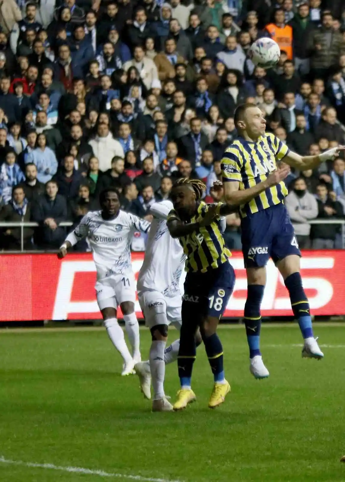 Spor Toto Süper Lig: Adana Demirspor: 0 - Fenerbahçe: 0 (Maç devam ediyor)
