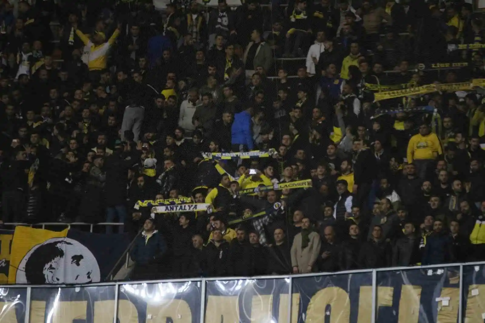 Spor Toto Süper Lig: Adana Demirspor: 0 - Fenerbahçe: 0 (Maç devam ediyor)
