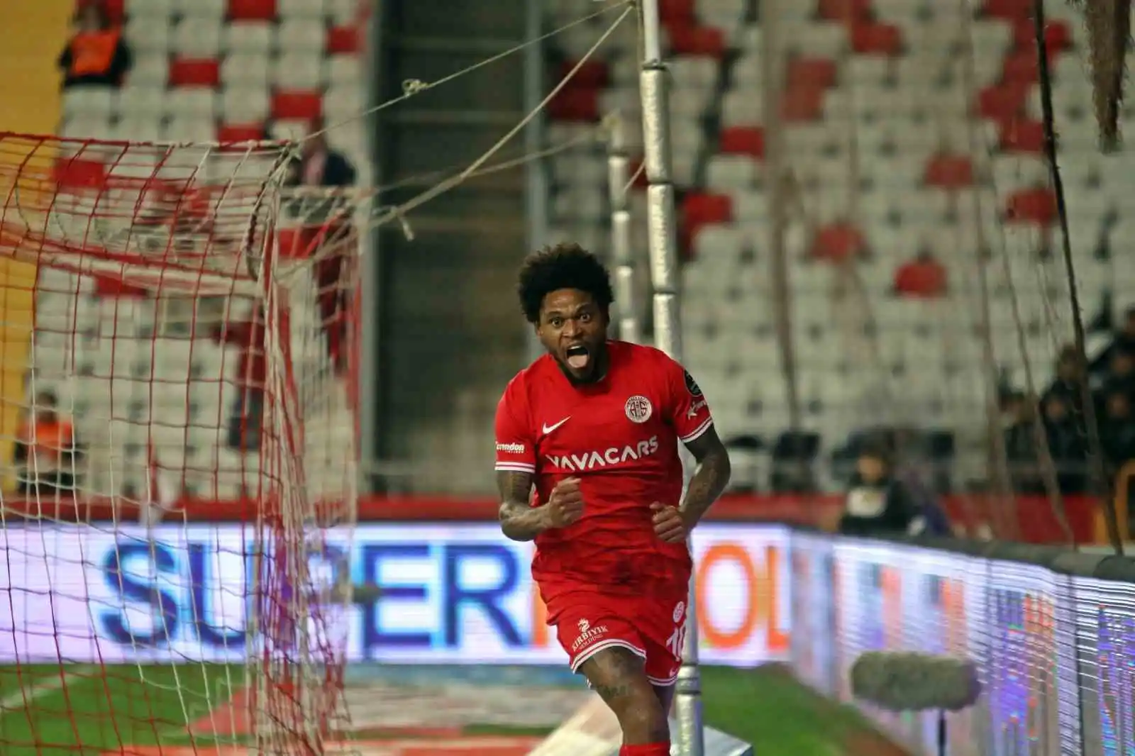 Spor Toto Süper Lig: FTA Antalyaspor: 1 - Gaziantep FK: 0 (İlk yarı)
