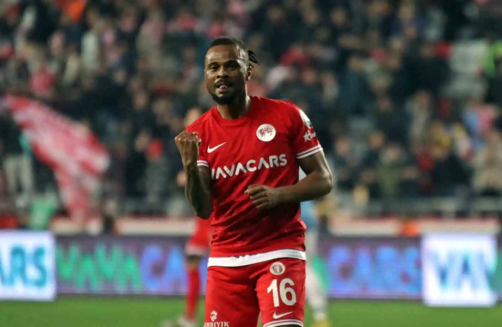 Spor Toto Süper Lig: FTA Antalyaspor: 1 - Gaziantep FK: 0 (İlk yarı)