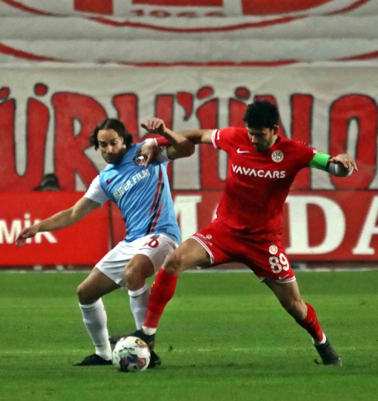 Spor Toto Süper Lig: FTA Antalyaspor: 1 - Gaziantep FK: 0 (İlk yarı)