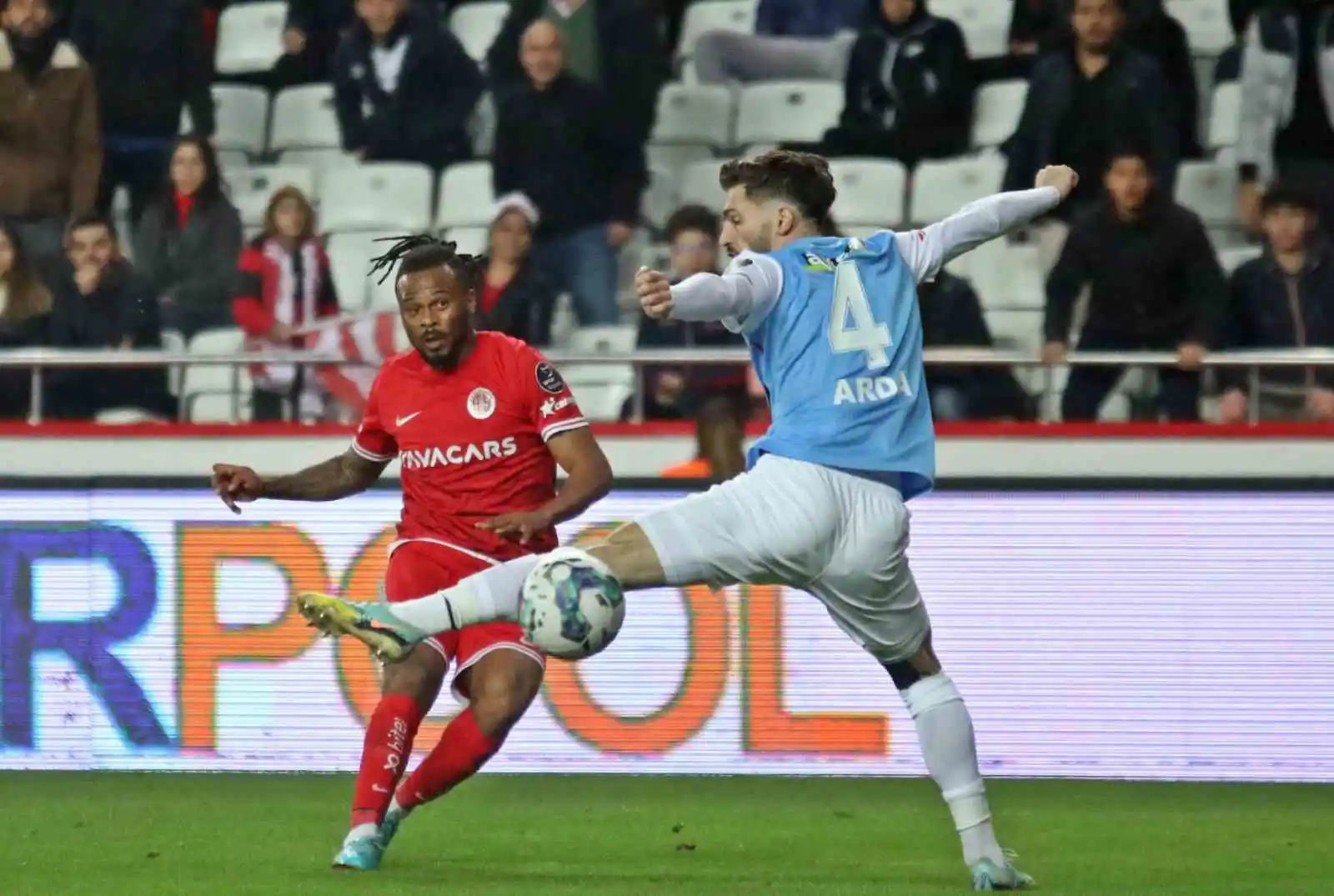 Spor Toto Süper Lig: FTA Antalyaspor: 1 - Gaziantep FK: 0 (İlk yarı)