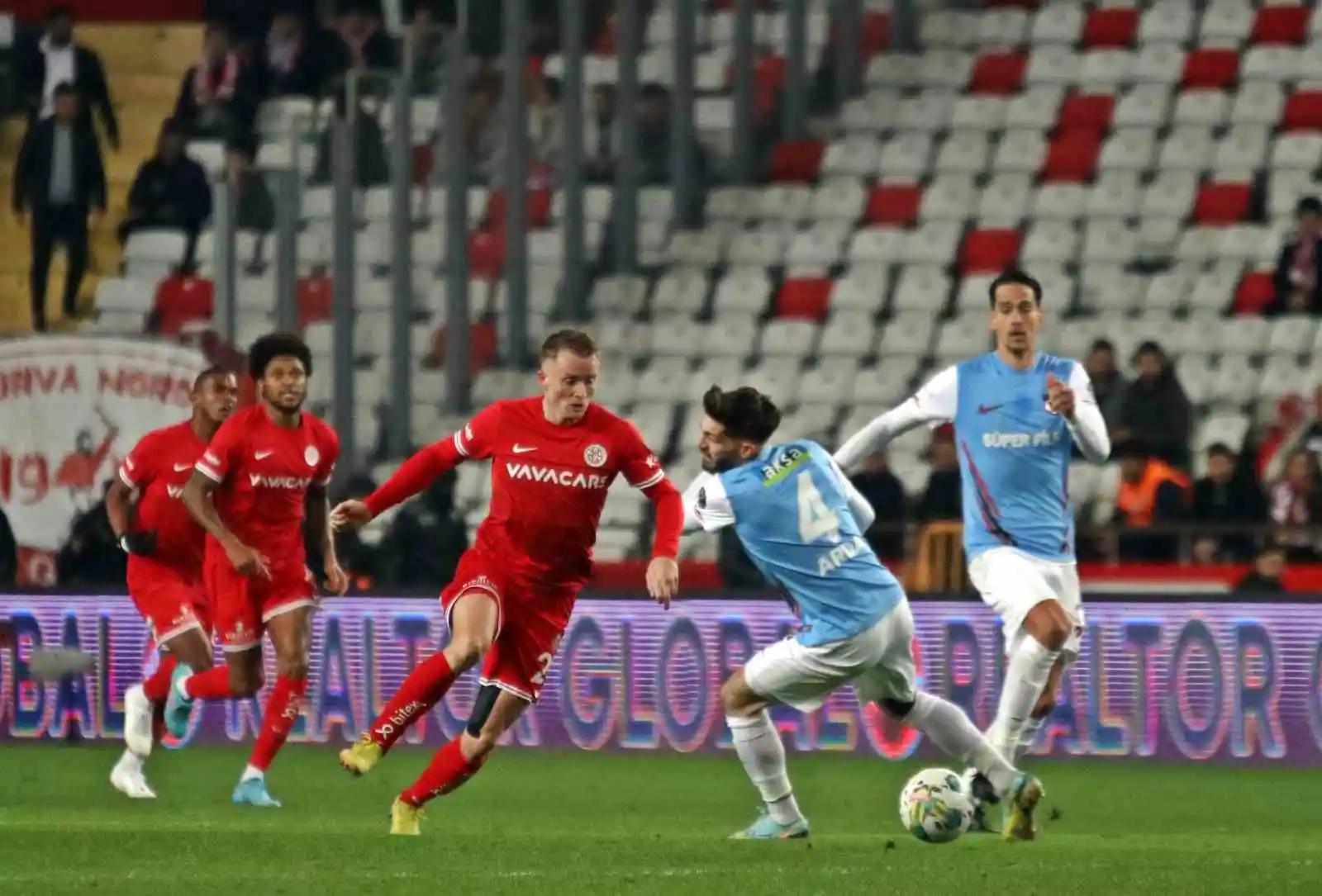 Spor Toto Süper Lig: FTA Antalyaspor: 1 - Gaziantep FK: 0 (İlk yarı)