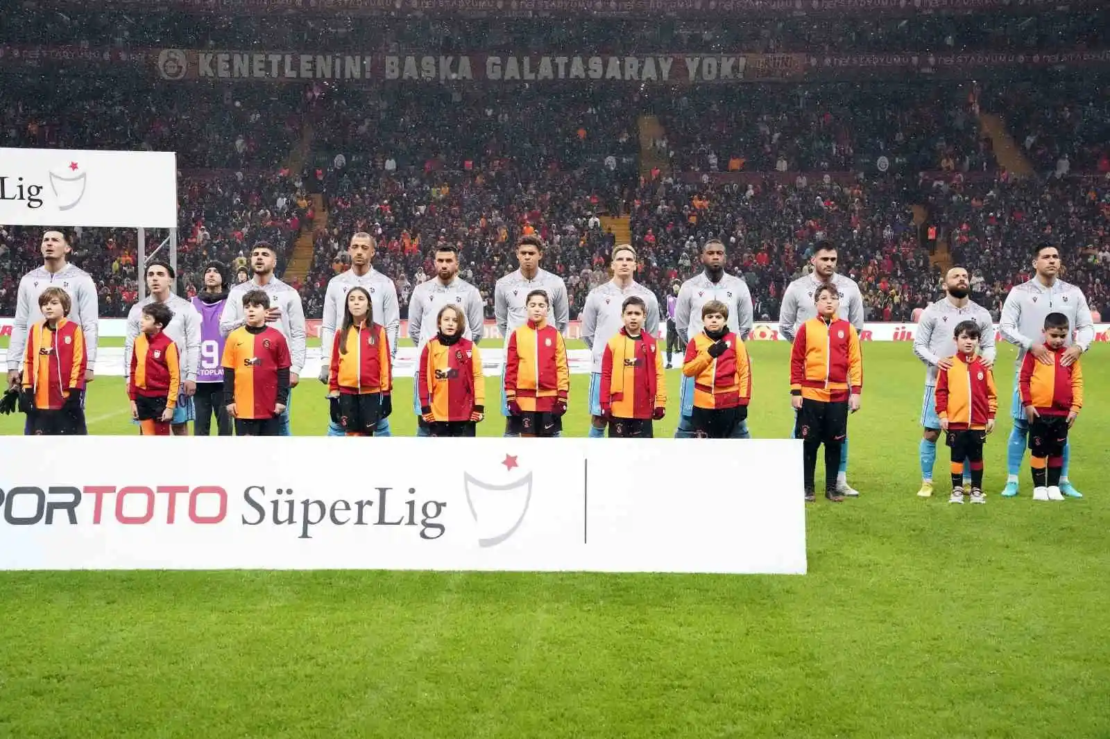 Spor Toto Süper Lig: Galatasaray: 1 - Trabzonspor: 1 (Maç devam ediyor)
