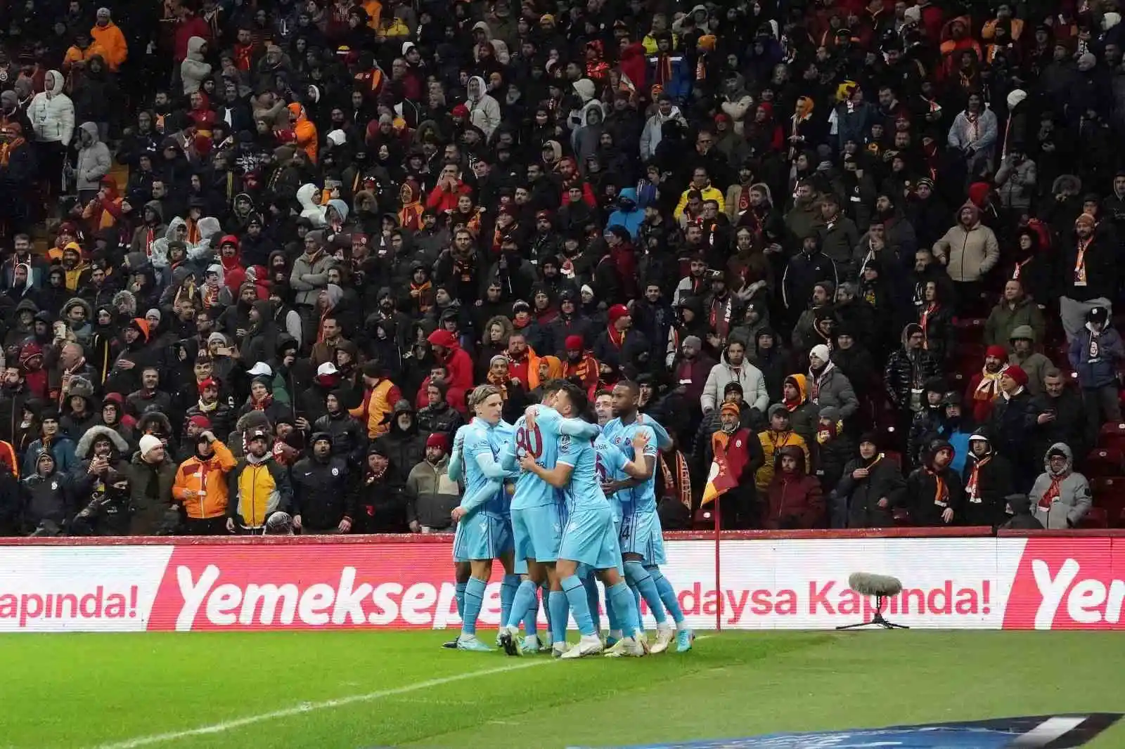 Spor Toto Süper Lig: Galatasaray: 1 - Trabzonspor: 1 (Maç devam ediyor)
