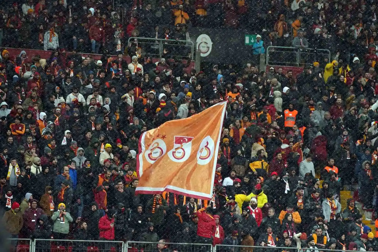 Spor Toto Süper Lig: Galatasaray: 1 - Trabzonspor: 1 (Maç devam ediyor)
