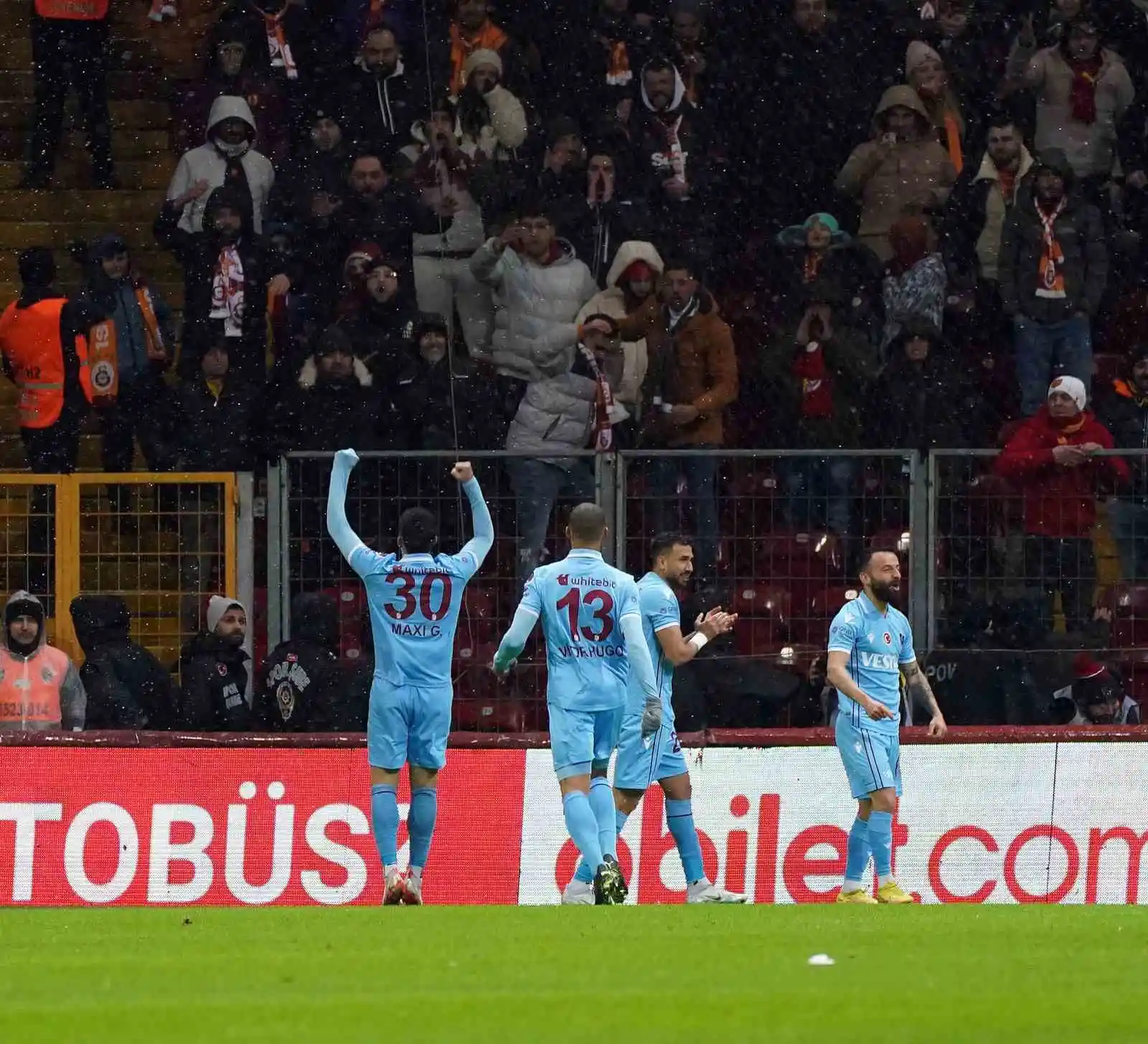 Spor Toto Süper Lig: Galatasaray: 1 - Trabzonspor: 1 (Maç devam ediyor)
