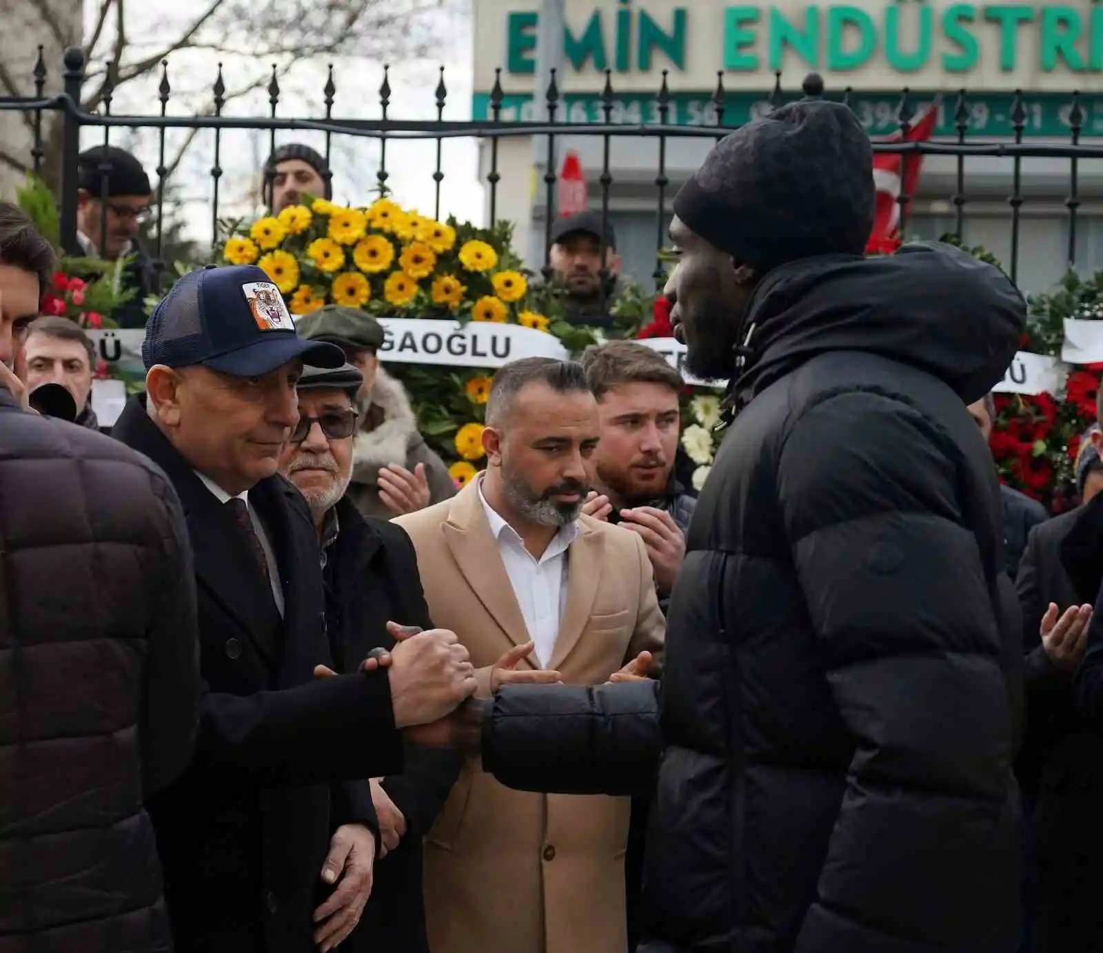 Süleyman Hurma’nın babası Ziya Hurma, son yolculuğuna uğurlandı
