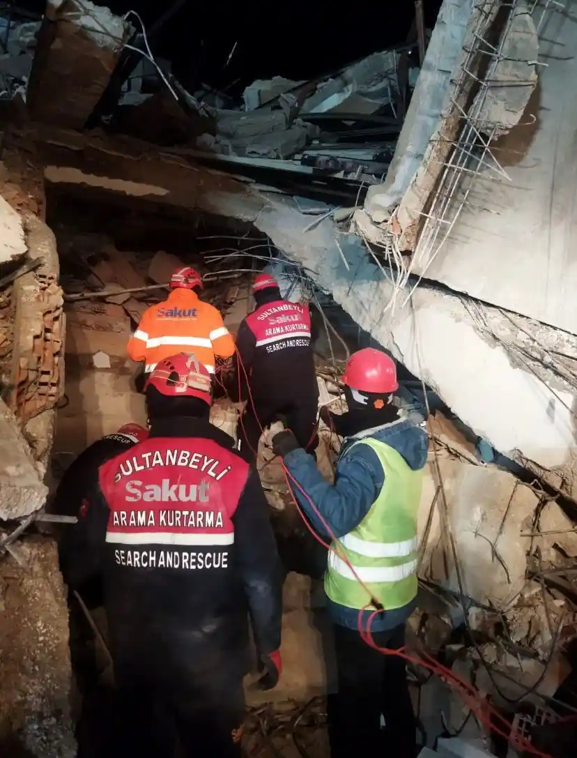 Sultanbeyli Belediyesi deprem bölgelerine desteğini sürdürüyor