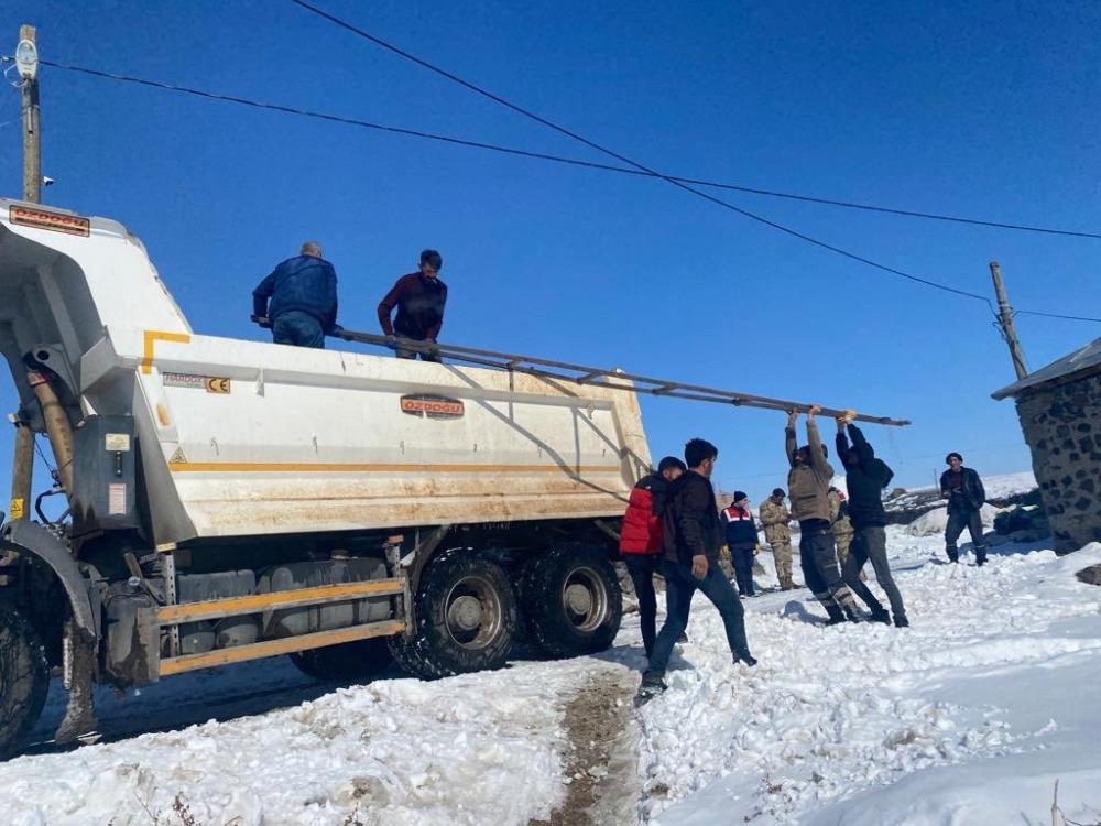 Susuz'daki çadırlar depremzedelere gönderildi