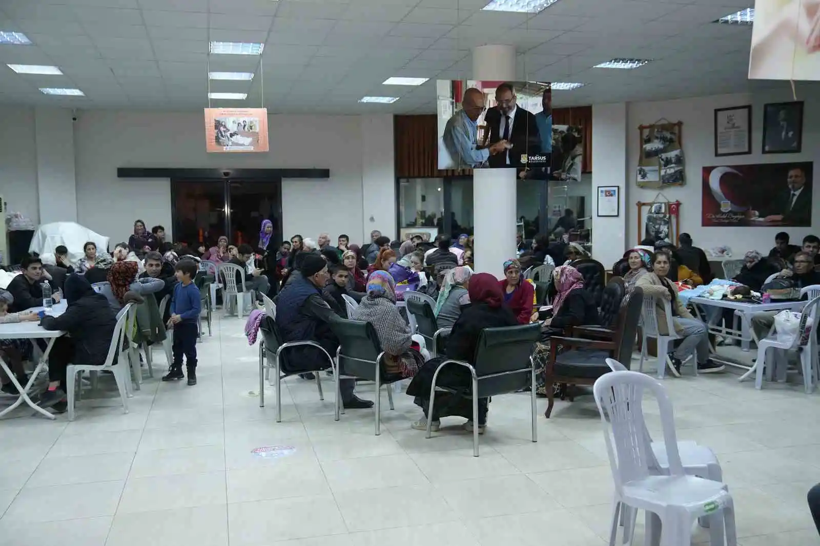 Tarsus Belediyesi Hatay depreminin ardından seferber oldu
