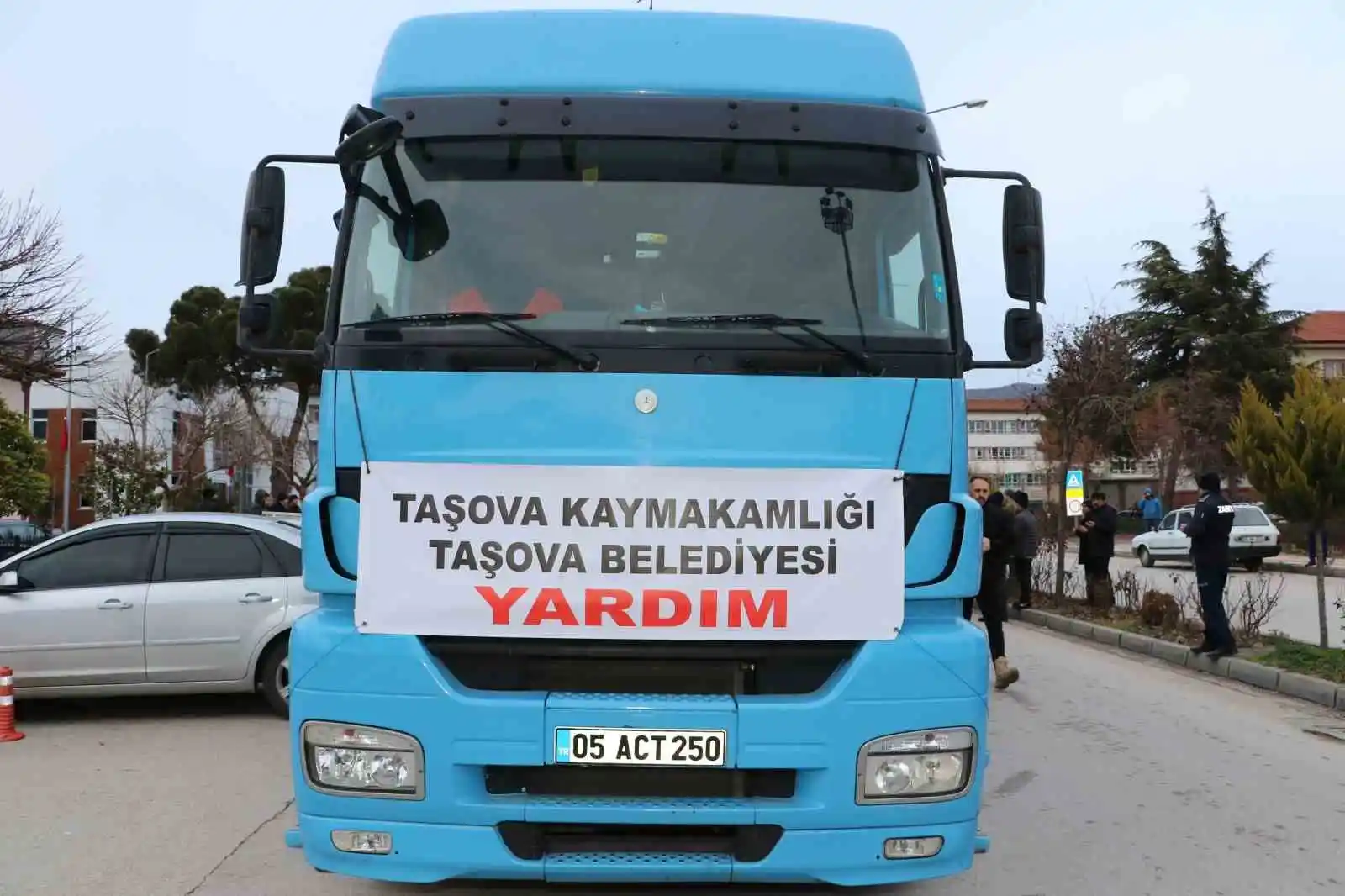 Taşova’dan deprem bölgesine yardım