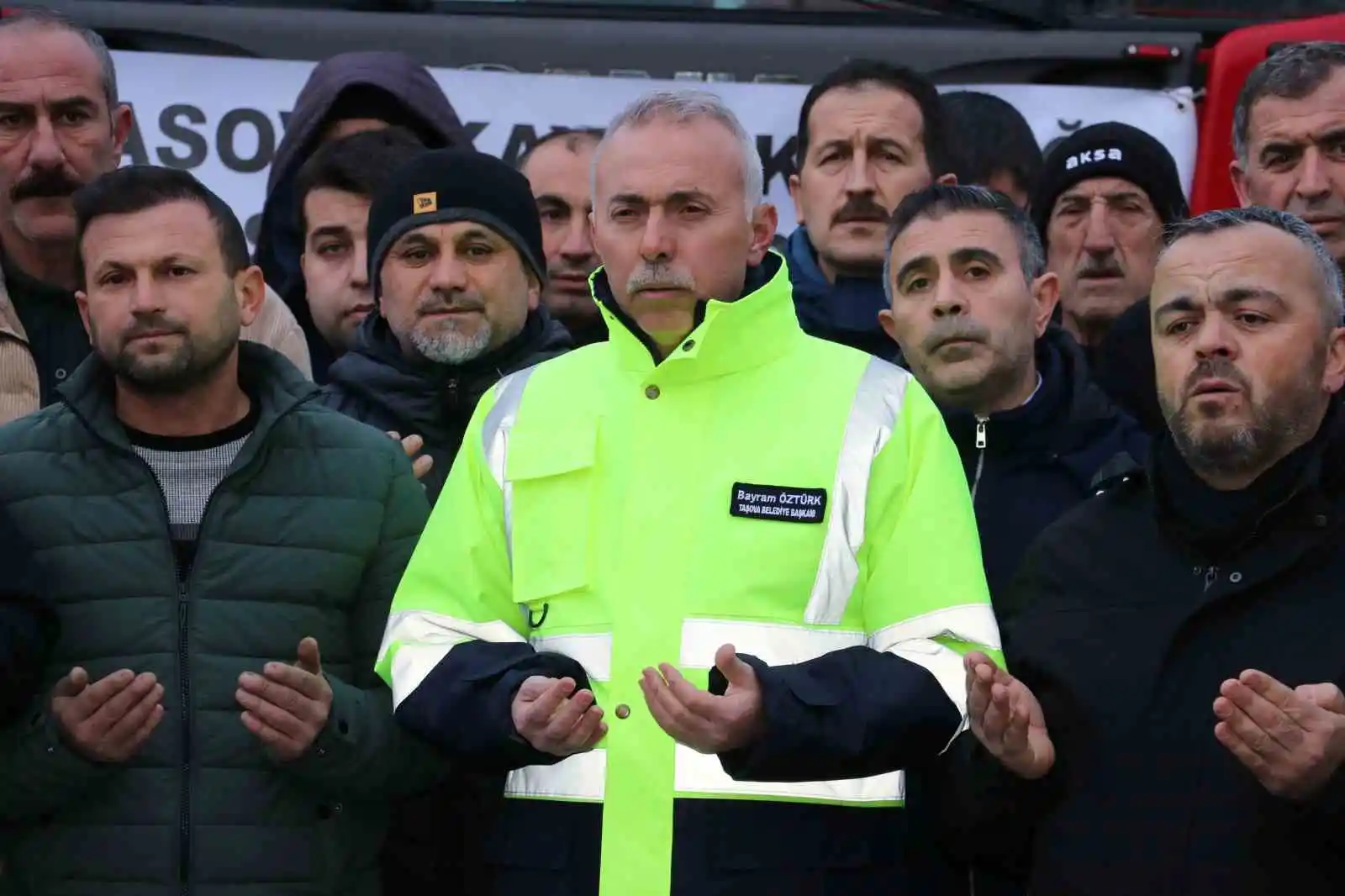 Taşova’dan deprem bölgesine yardım