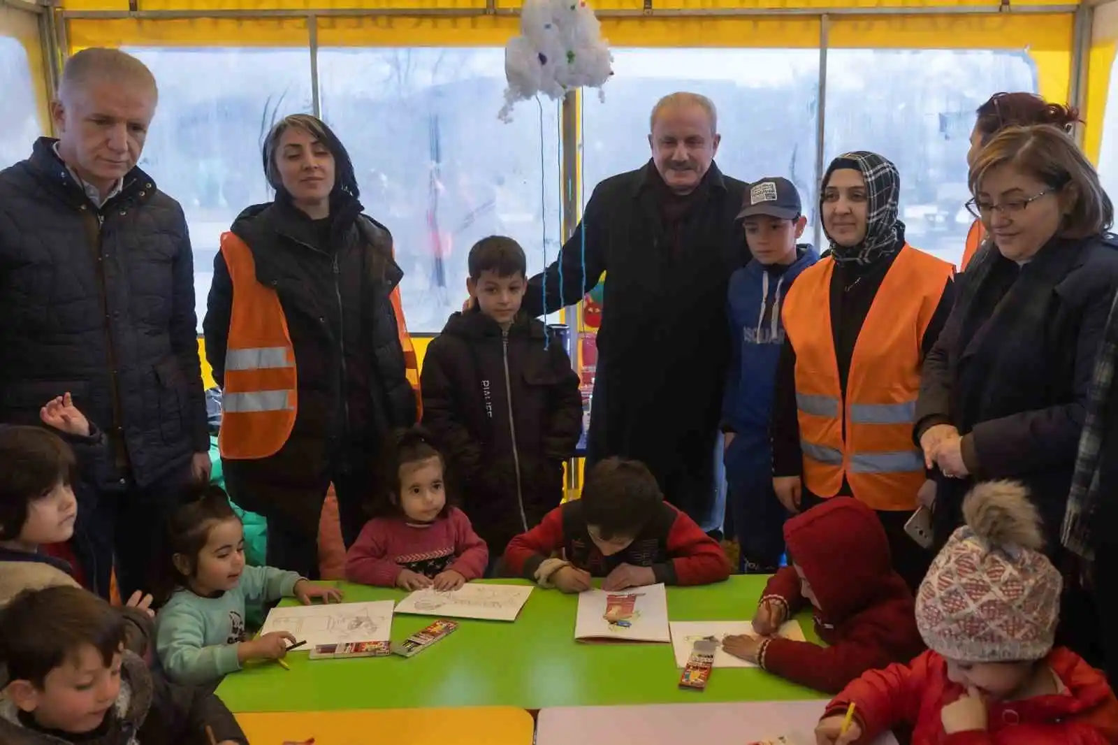 TBMM Başkanı Şentop çadır kenti ziyaret etti