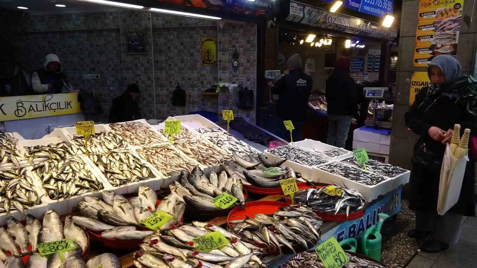 Trabzon'da balık av sezonu sonuna doğru tezgahlarda çeşit bolluğu
