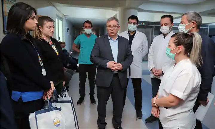 Trakya Üniversitesi Hastanesi, depremzedelerin yaralarını sarıyor
