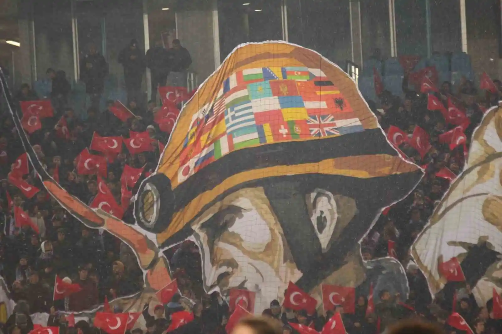 UEFA Avrupa Konferans Ligi: Trabzonspor: 0 - Basel: 0 (İlk yarı)
