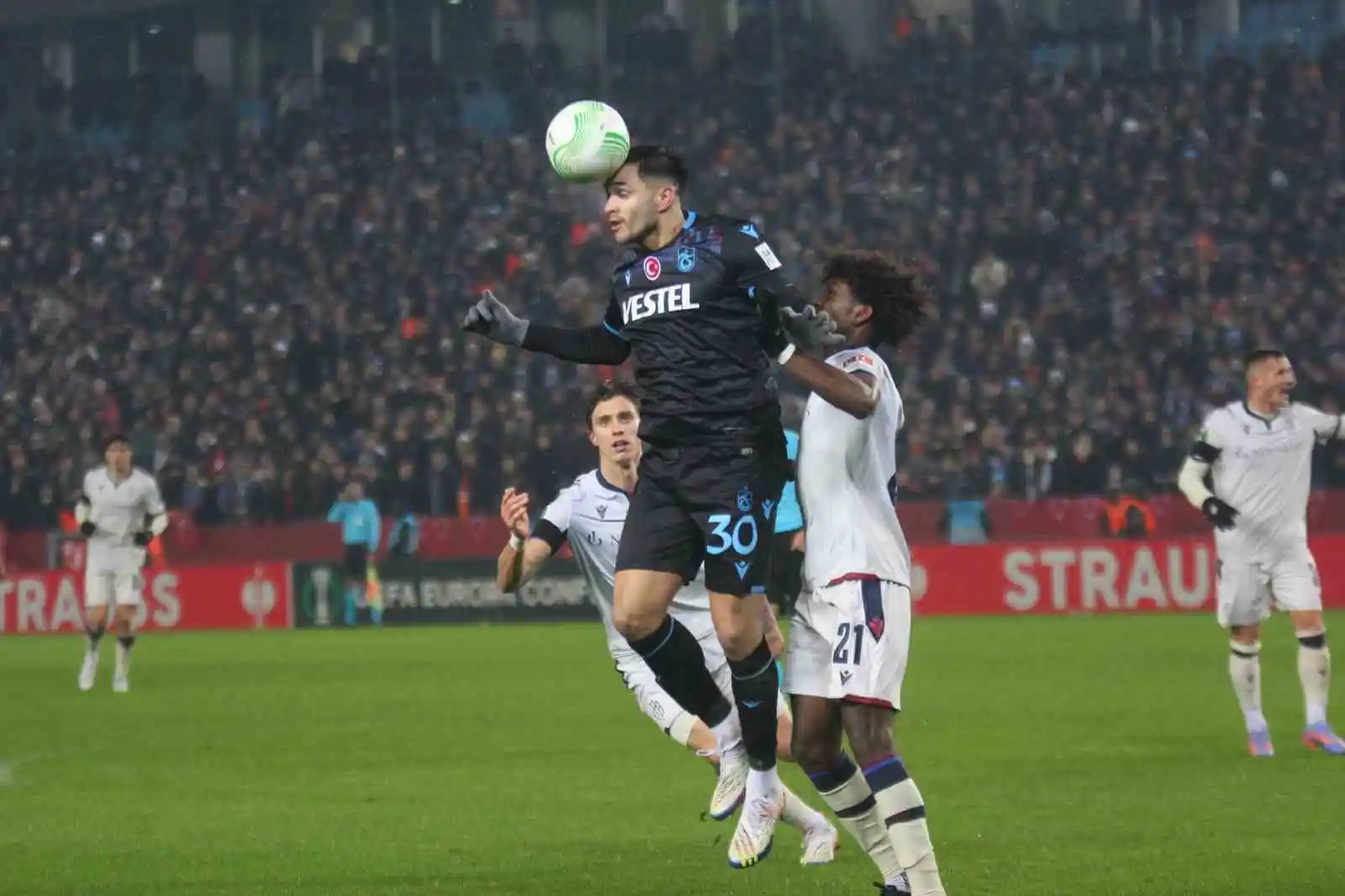 UEFA Avrupa Konferans Ligi: Trabzonspor: 0 - Basel: 0 (İlk yarı)