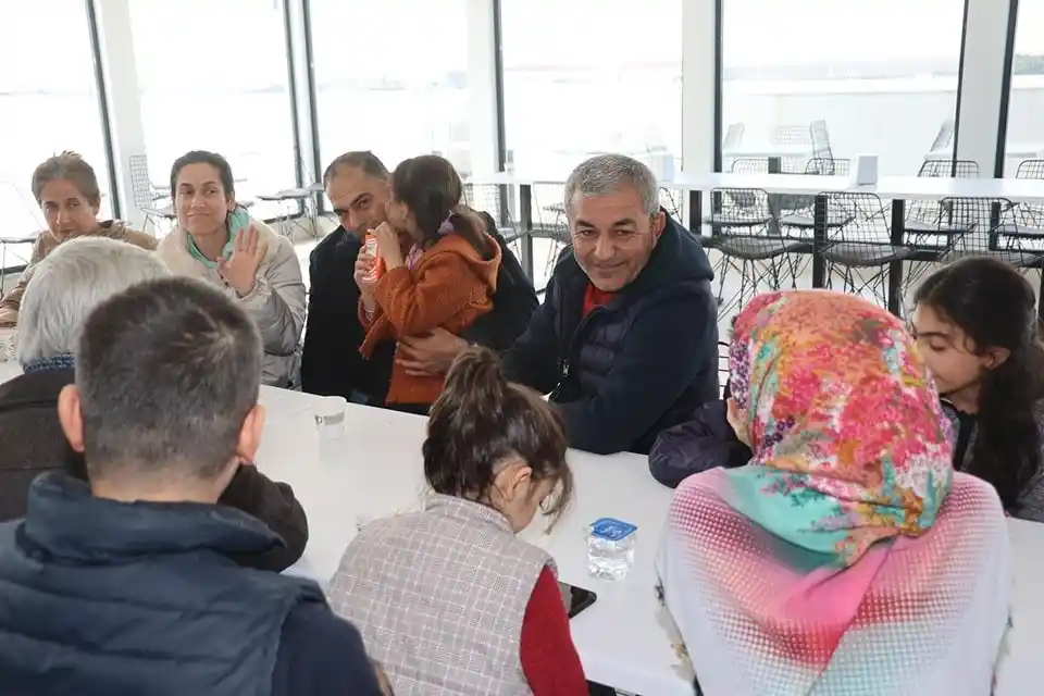 Vali Aksoy ve Başkan Kaplan Koçarlı’da depremzedeler ile bir araya geldi