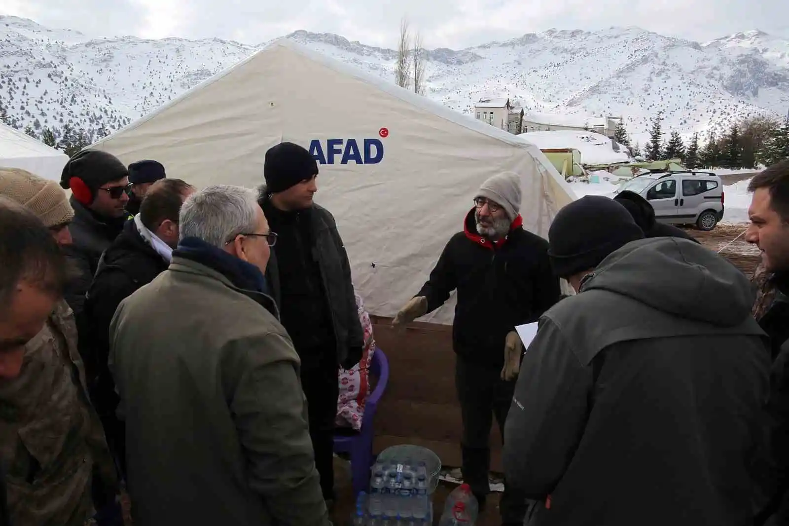 Vali Gündüzöz, Nurhak ilçesinde incelemelerde bulundu
