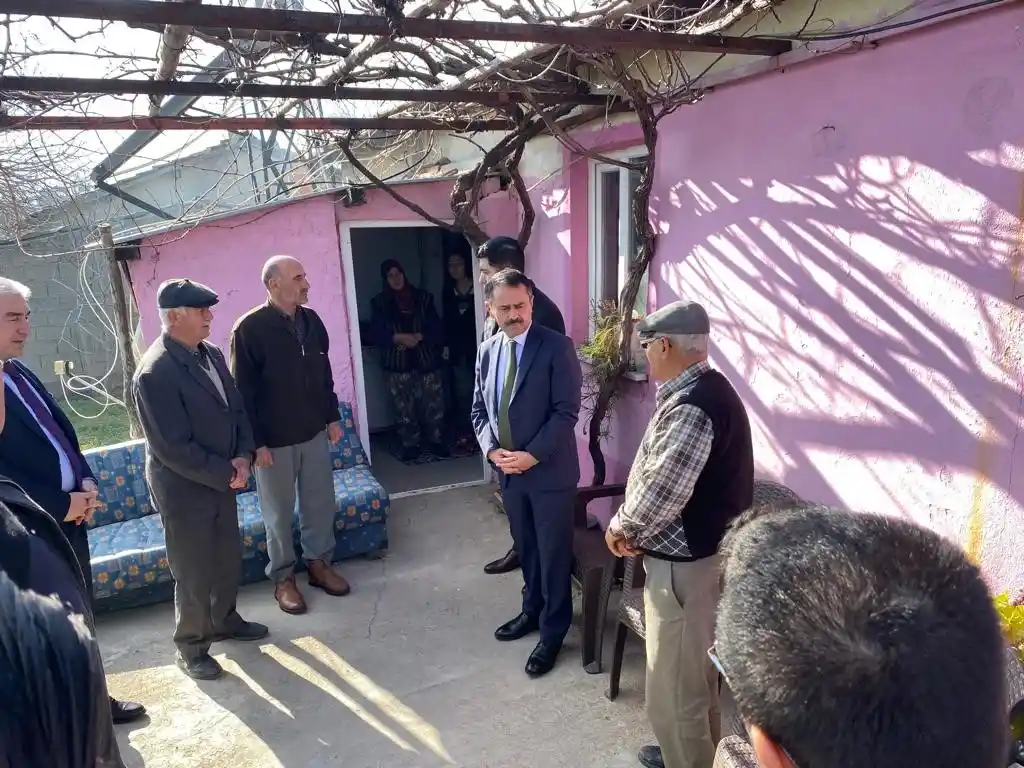 Vali İlhami Aktaş, depremde hayatını kaybedenlerin ailelerine taziyelerini iletti