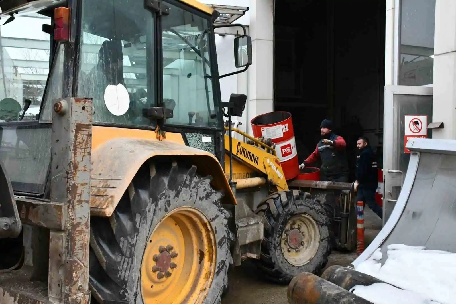 Variller, depremzedeler için sobaya dönüşüyor