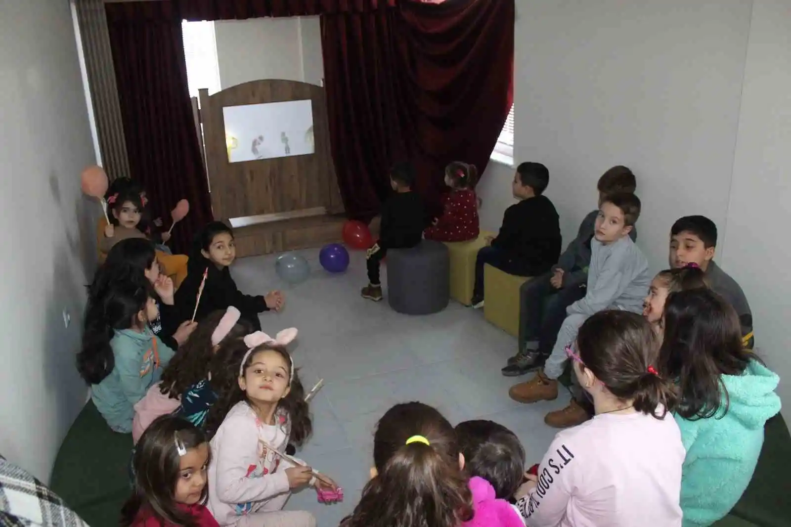 Yenifakılı'da depremzede çocuklara özel etkinlik düzenlendi

