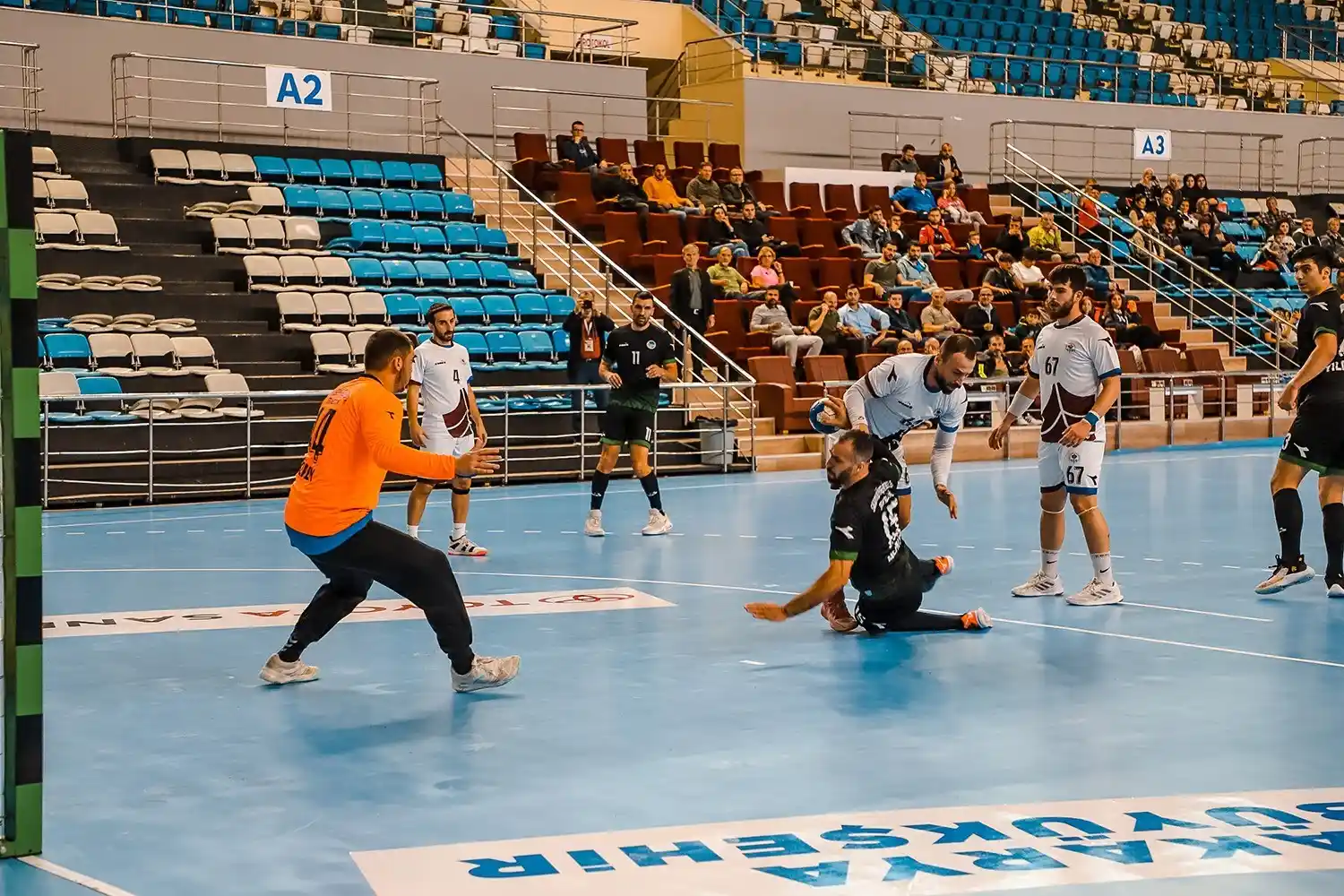 Zirve takibini sürdüren Sakarya Büyükşehir Hentbol’un konuğu Spor Toto