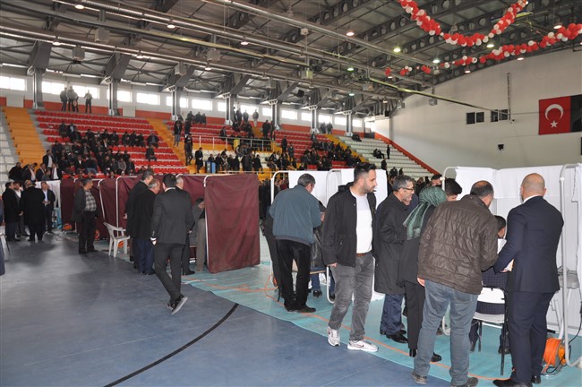 Kars AK Parti'de temayül heyecanı yaşandı
