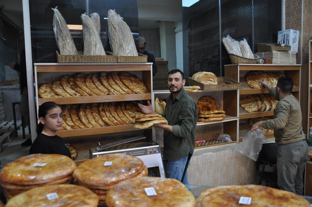 Kars'ta Ramazan pidesi tezgahlarda yerini aldı