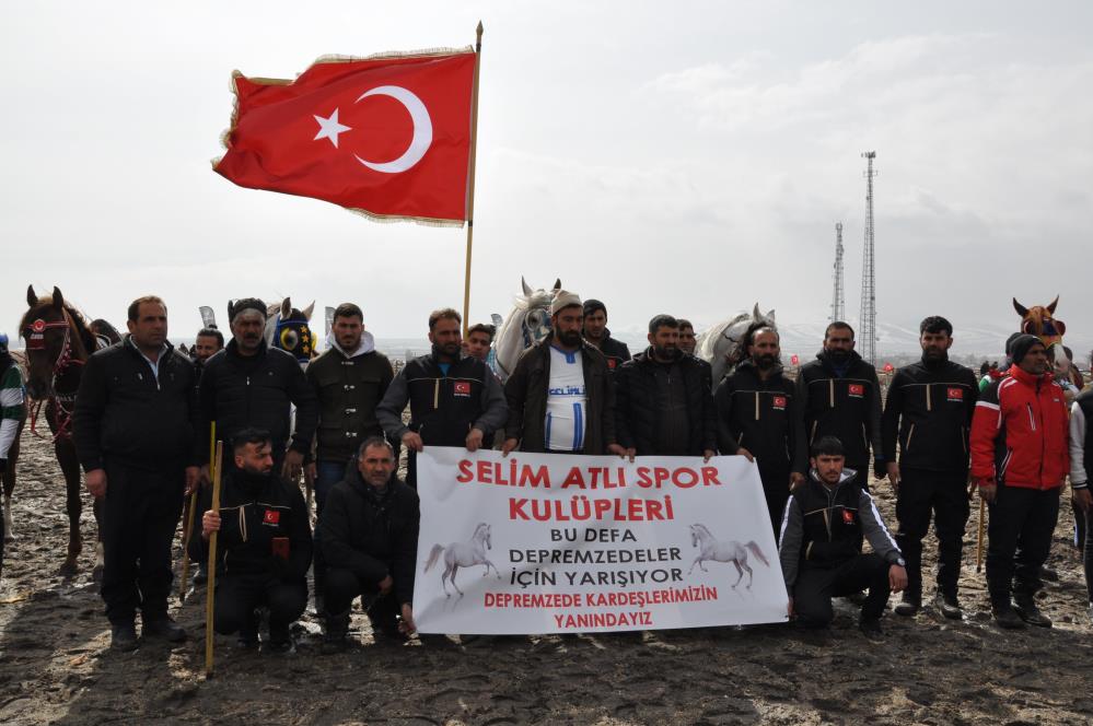  Selim'de ciritçiler depremzedeler için yarıştı
