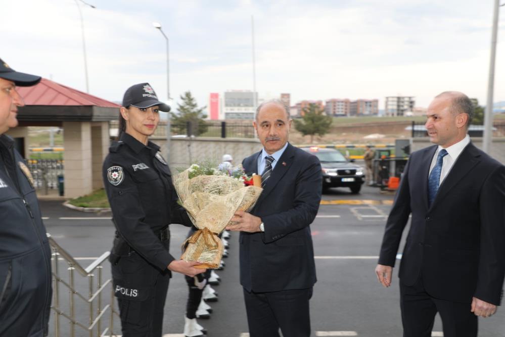 Emniyet Genel Müdürü Aktaş Kars'a geldi