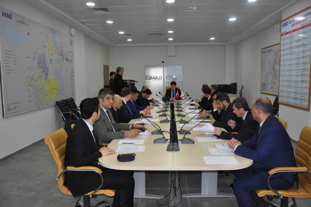 Kars'ta seçim tedbirleri toplantısı yapıldı