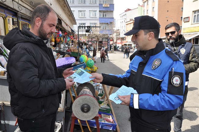 Polis Broşür Dağıtarak Uyardı!