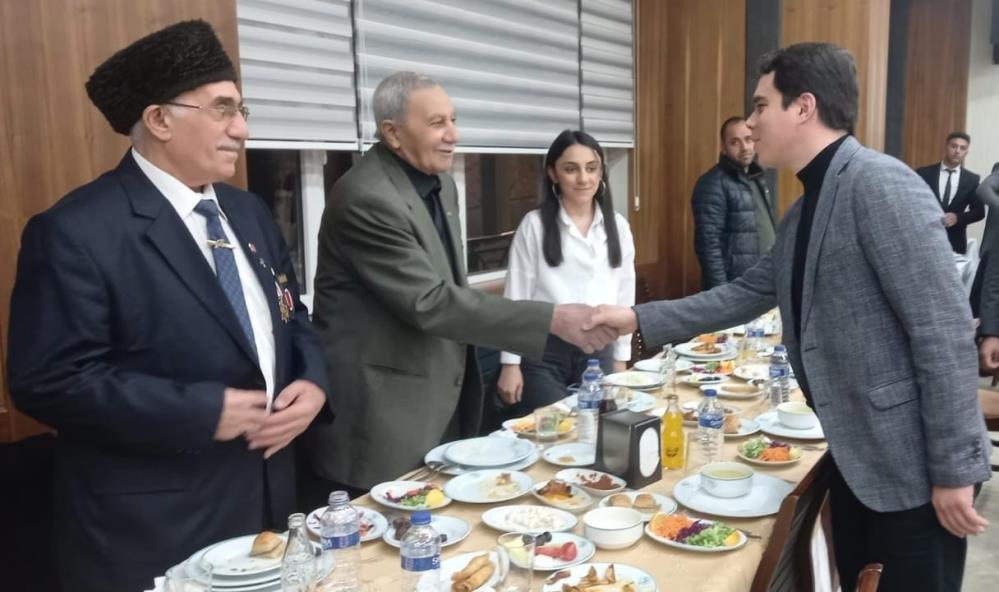 Vali Öksüz'den, şehit yakınları ve gazilere iftar