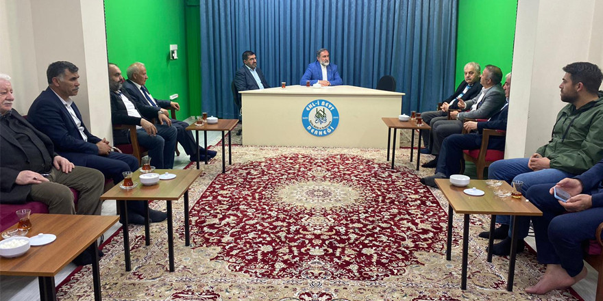 İYİ Parti Kars Milletvekili adayı Prof. Dr. Yüce'den Kars Ehlibeyt Derneği'ne ziyaret