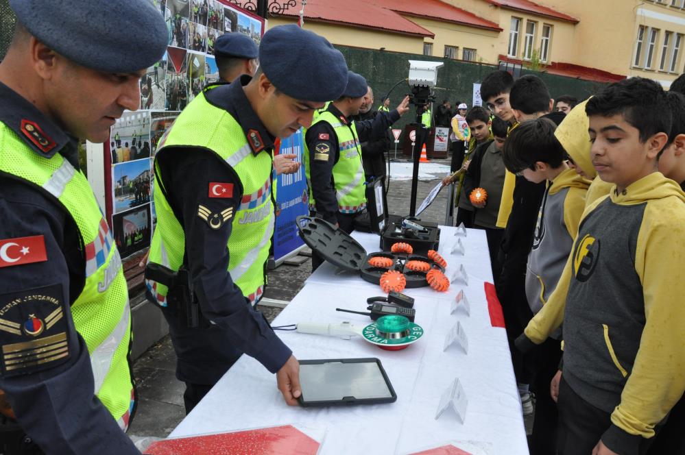 Kars'ta milli radar sistemine öğrencilerden yoğun ilgi