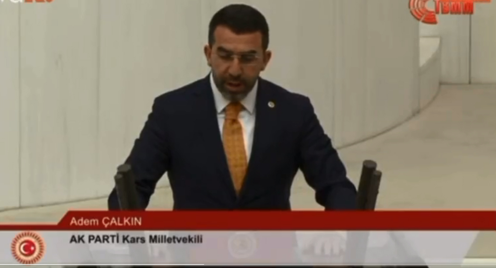 AK Parti Kars Milletvekili Adem Çalkın, TBMM'de yemin etti 