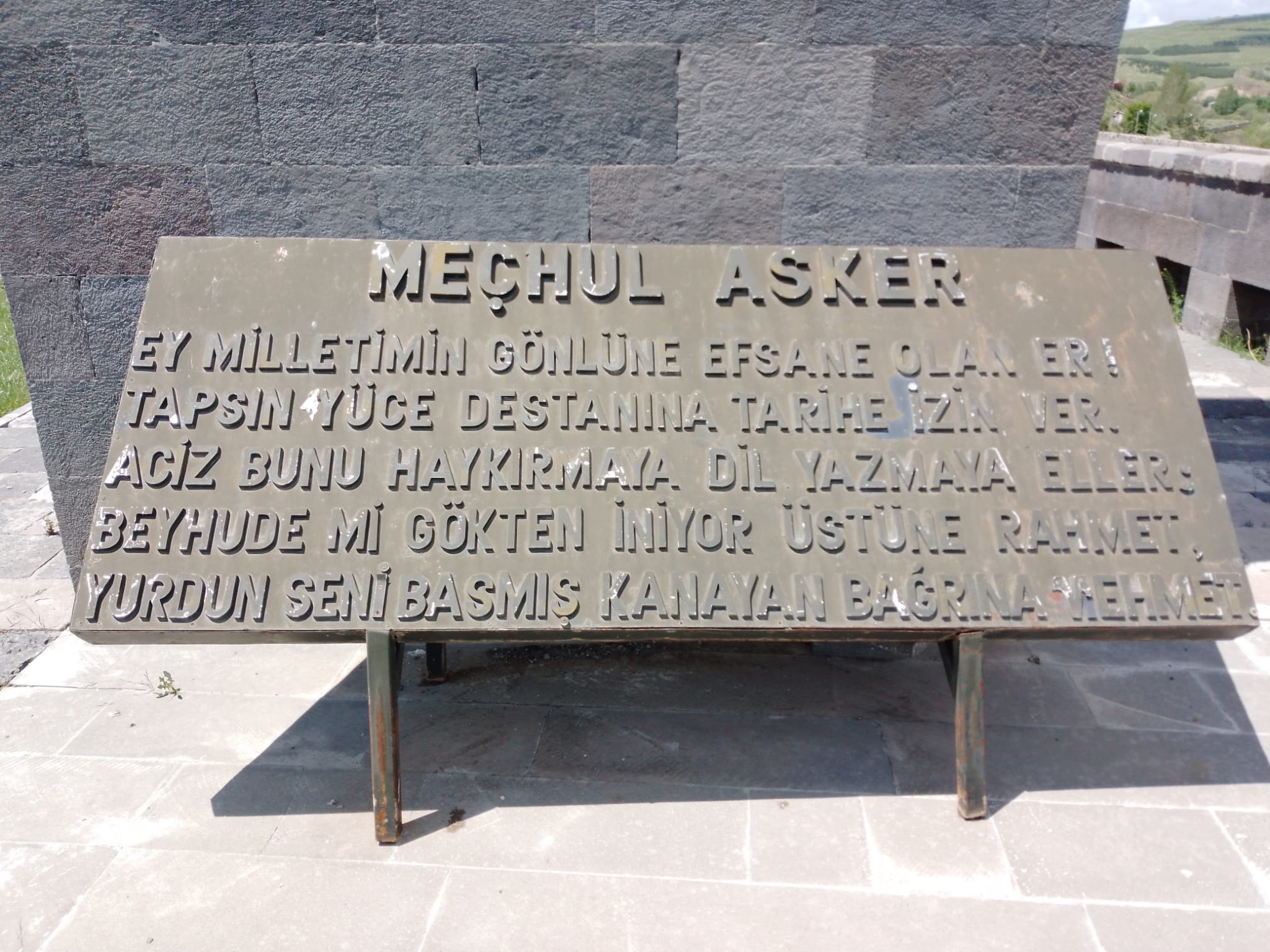 Meçhul Asker Anıtı İlgi ve Bakım istiyor